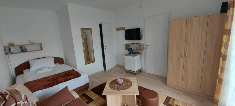 Fenix Apartment & Rooms Vinci エクステリア 写真